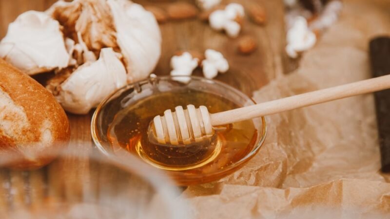 Garlic and Honey on Empty Stomach: 7-Day Protocol