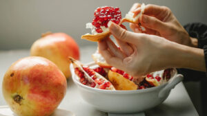 pomegranate benefits for skin, benefits of eating pomegranate