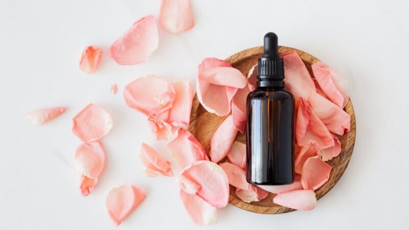 Hyaluronic Acid vs Retinol: Which One Does Your Skin Actually Need?