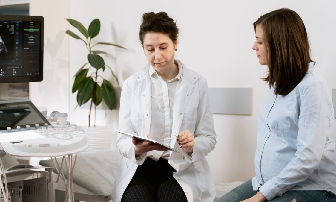 Signs of Labor: How to Know When It’s Time (Plus the 5-1-1 Rule)