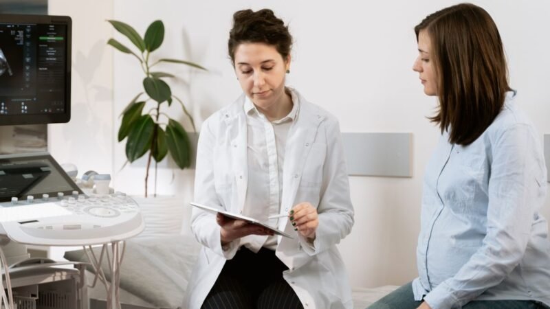 Signs of Labor: How to Know When It’s Time (Plus the 5-1-1 Rule)